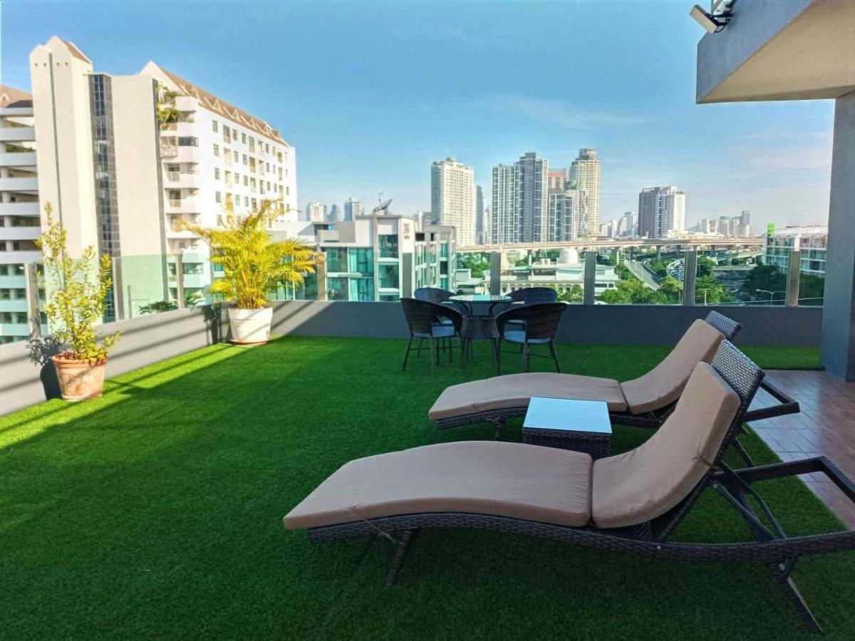 The Qube Fifty Hotel Bangkok Exterior foto