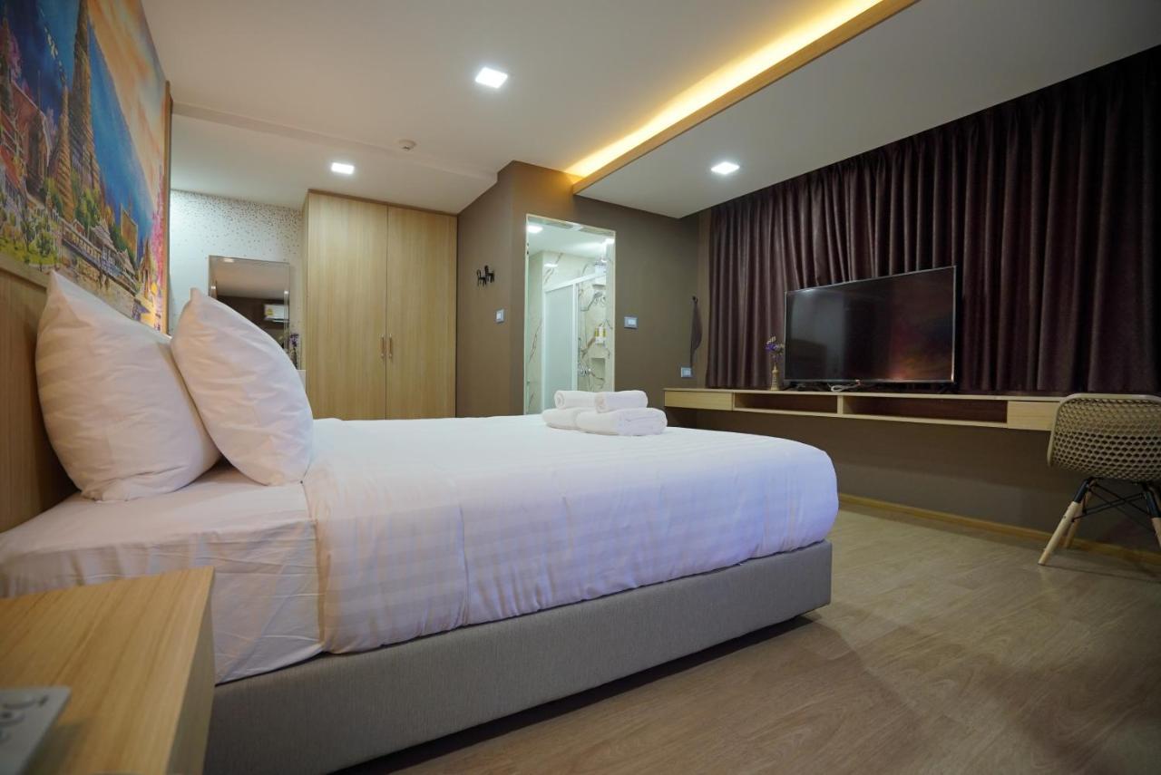 The Qube Fifty Hotel Bangkok Exterior foto