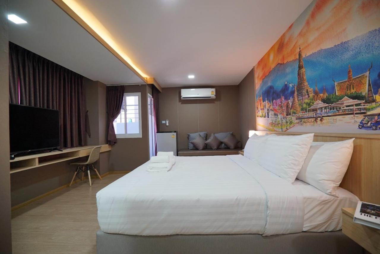 The Qube Fifty Hotel Bangkok Exterior foto