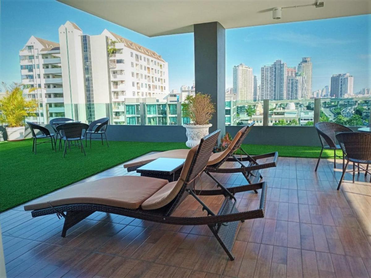 The Qube Fifty Hotel Bangkok Exterior foto