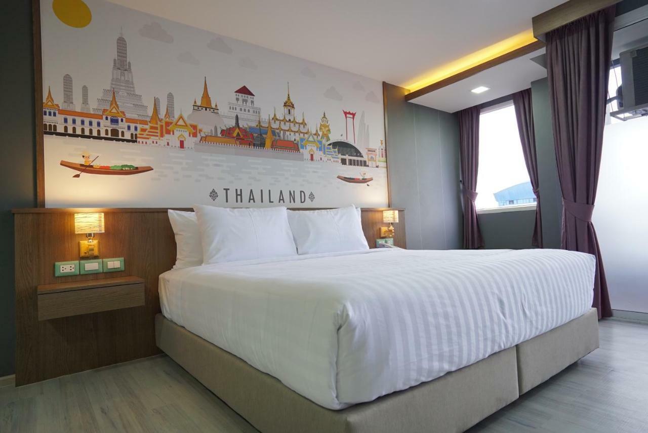 The Qube Fifty Hotel Bangkok Exterior foto