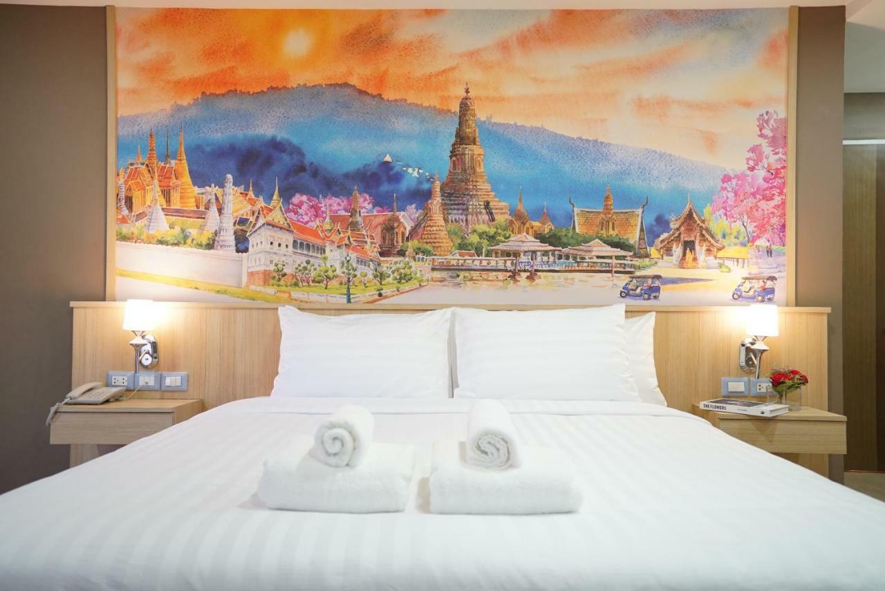 The Qube Fifty Hotel Bangkok Exterior foto