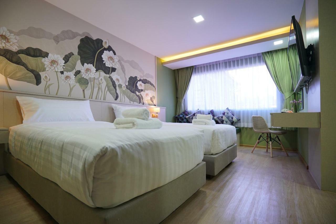 The Qube Fifty Hotel Bangkok Exterior foto