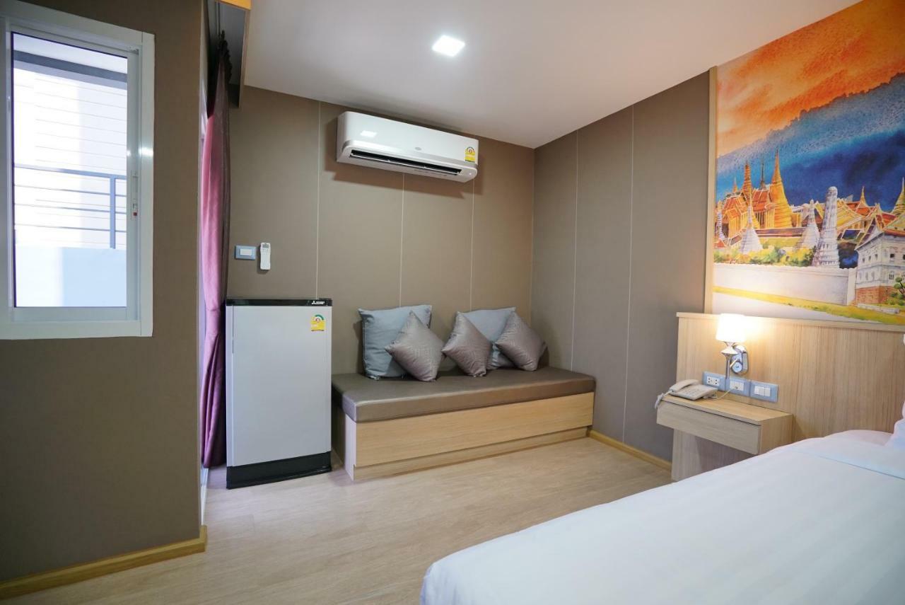 The Qube Fifty Hotel Bangkok Exterior foto